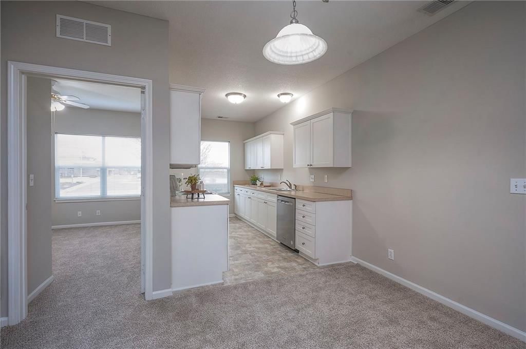 11751 S Roundtree Street — photo 9