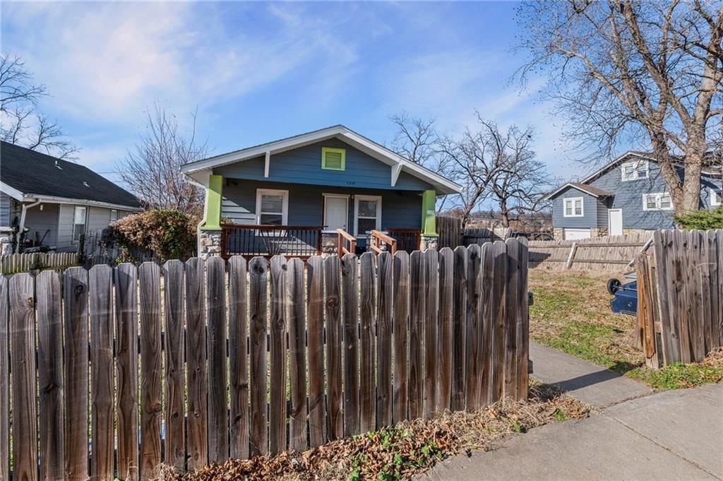 4200 Monroe Avenue — photo 2