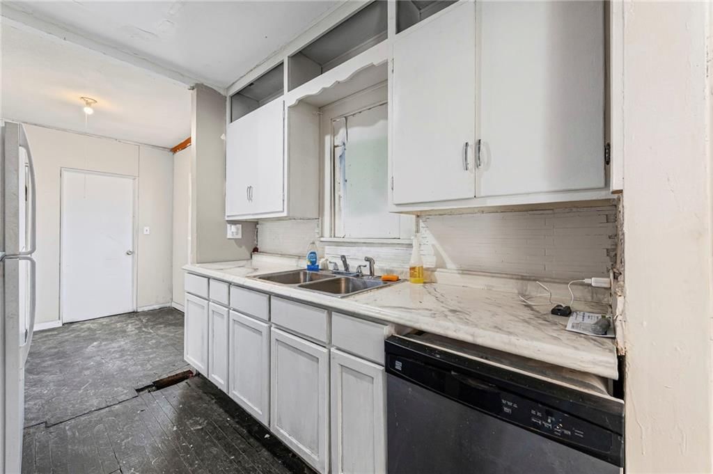 4200 Monroe Avenue — photo 10