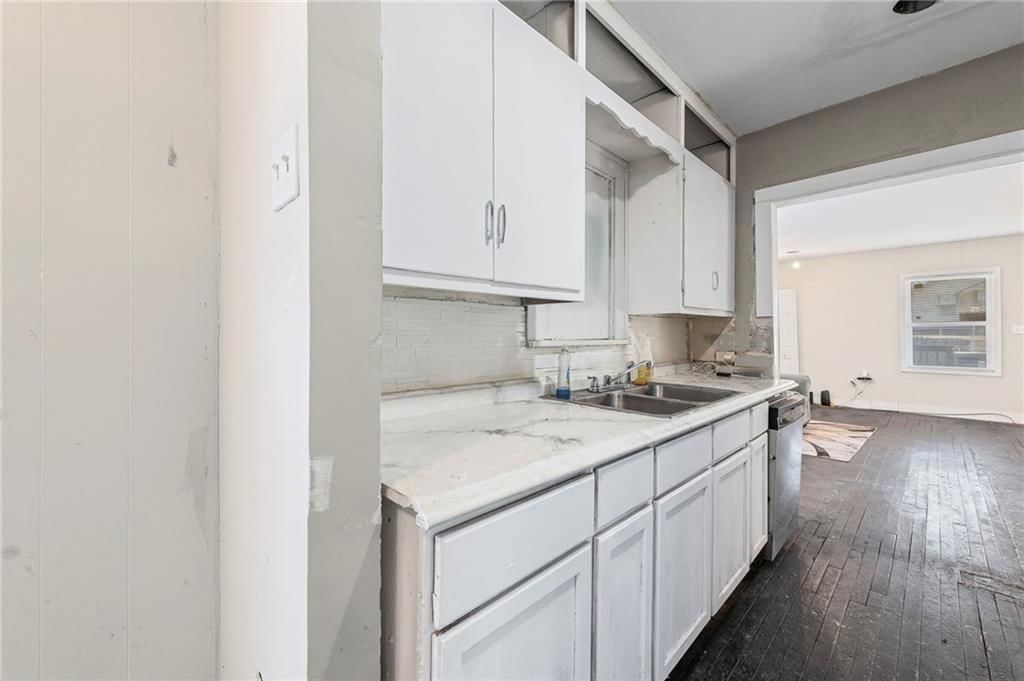 4200 Monroe Avenue — photo 12