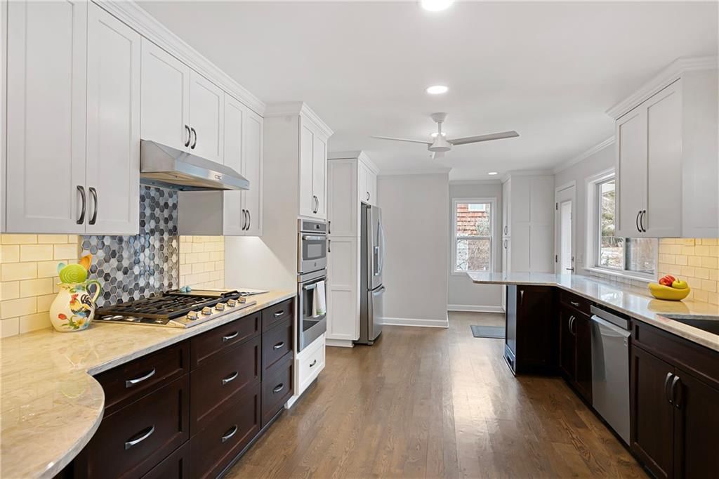 701 W 114 Terrace — photo 8