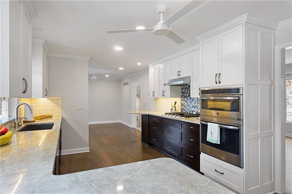 701 W 114 Terrace — photo 11