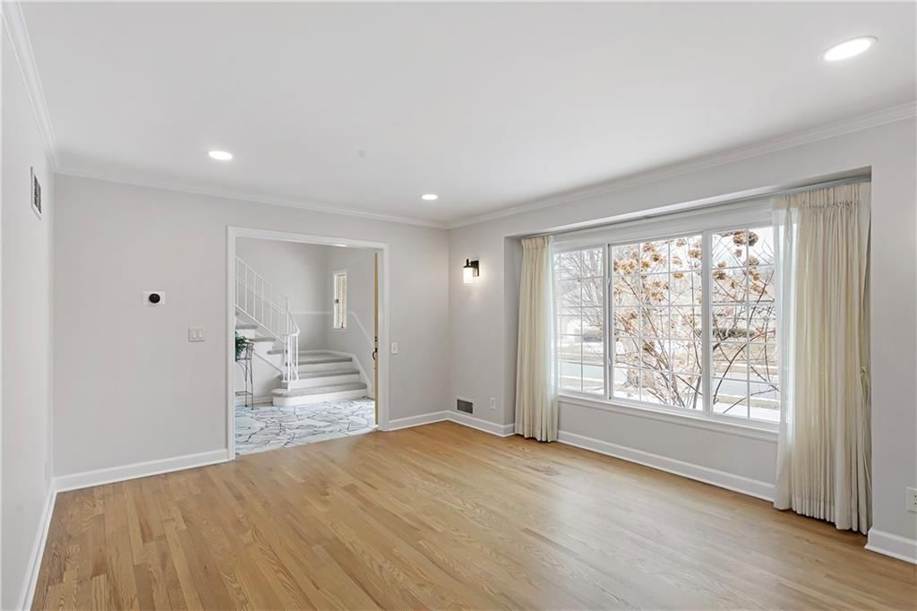 701 W 114 Terrace — photo 17