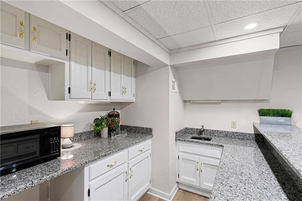 701 W 114 Terrace — photo 34