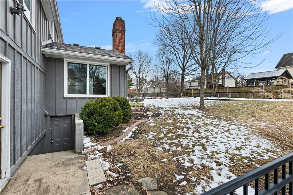 701 W 114 Terrace — photo 39