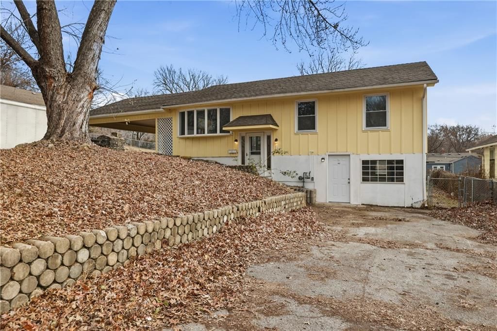 111 N Ditzler Avenue — photo 2