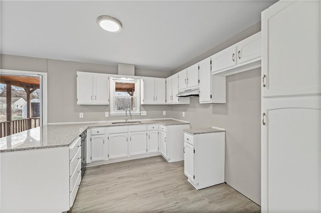 111 N Ditzler Avenue — photo 8