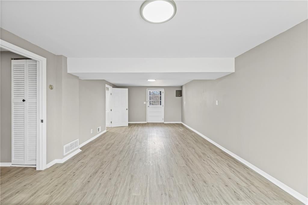 111 N Ditzler Avenue — photo 23