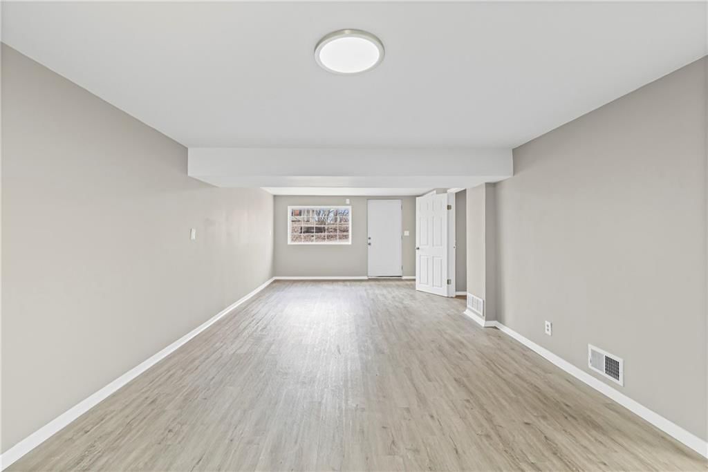 111 N Ditzler Avenue — photo 24