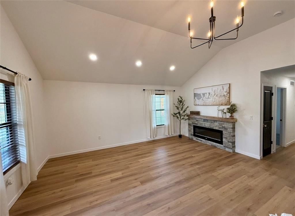 1045 Chestnut Avenue — photo 4