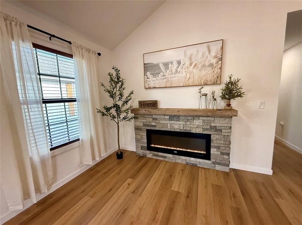 1045 Chestnut Avenue — photo 5