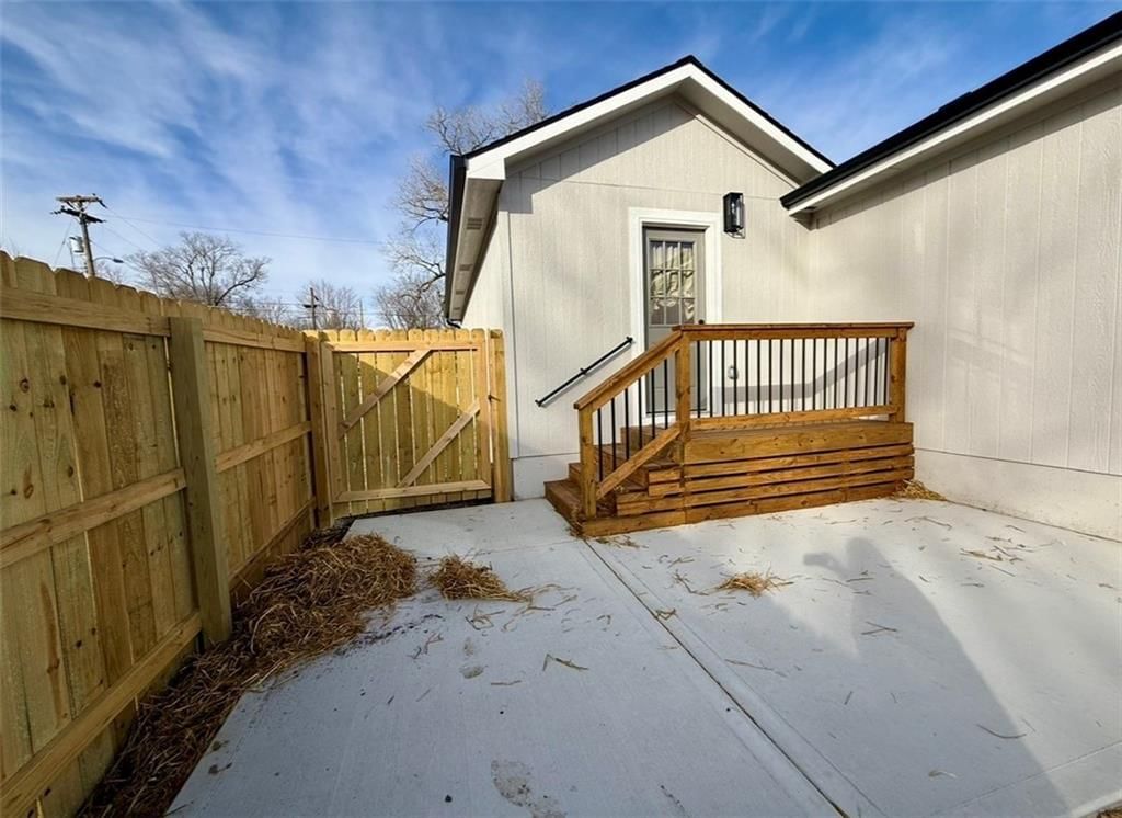 1045 Chestnut Avenue — photo 20