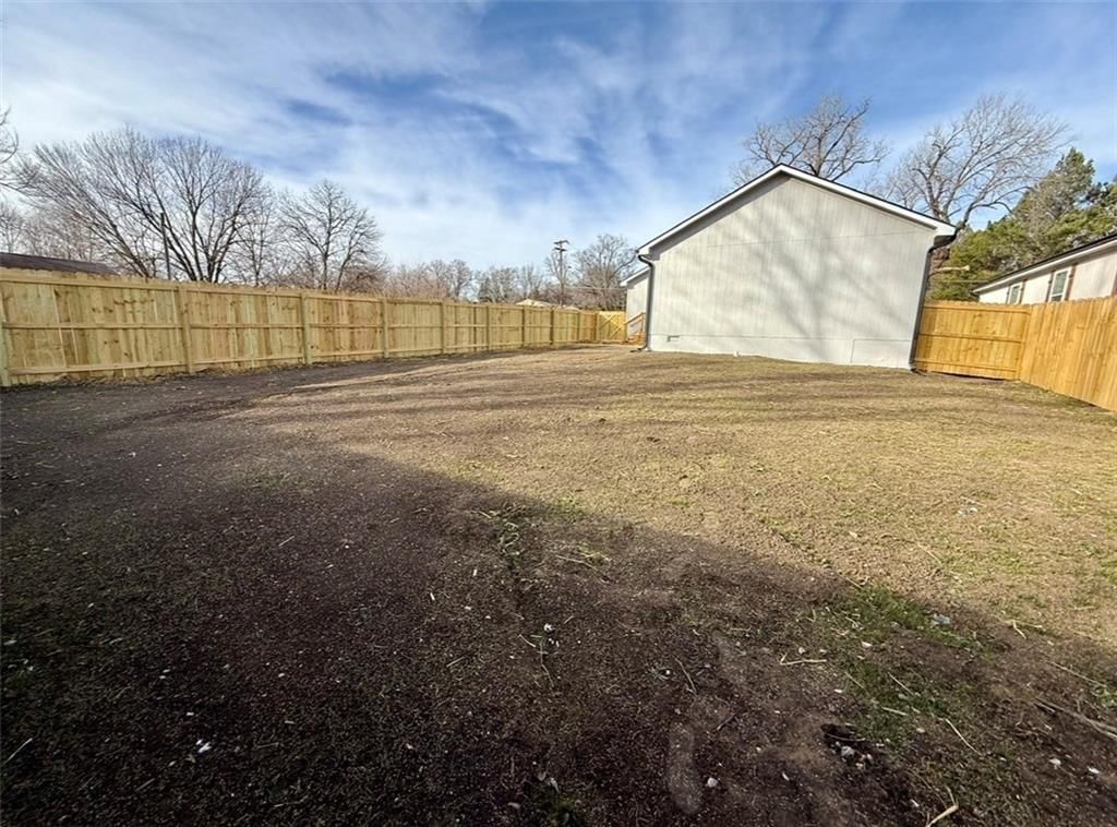 1045 Chestnut Avenue — photo 21