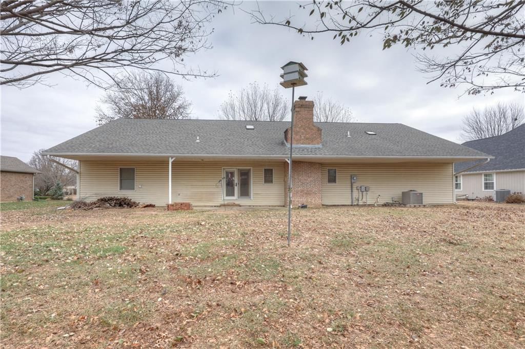 2908 Woodgate Drive — photo 3