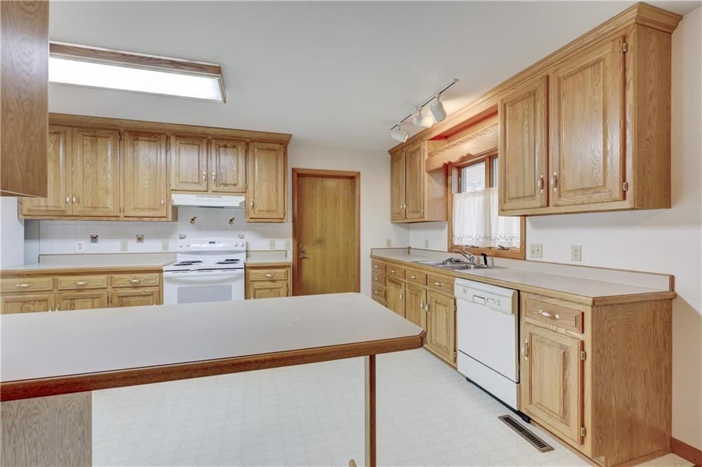 2908 Woodgate Drive — photo 12