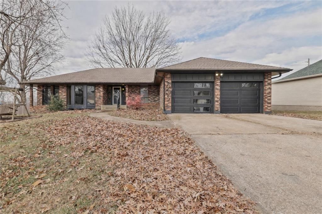 805 NE 2nd Street, Blue Springs, MO