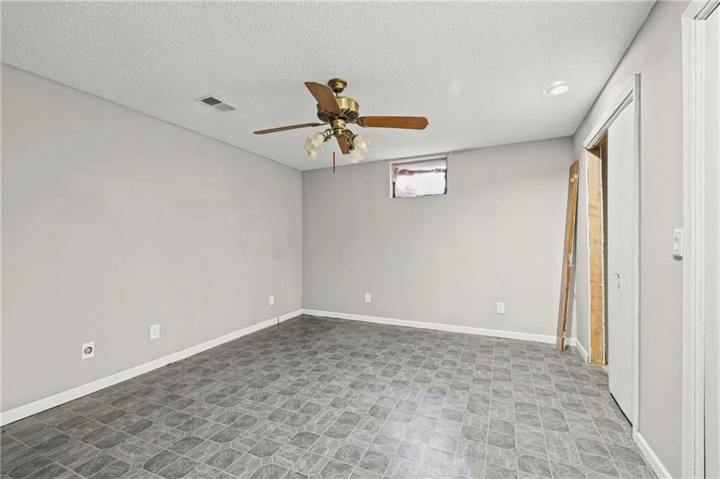 805 NE 2nd Street — photo 28