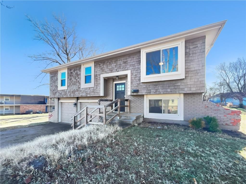 1101 W Elm Terrace — photo 2