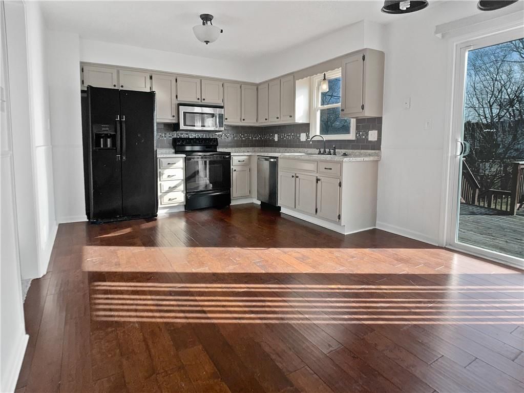 1101 W Elm Terrace — photo 3