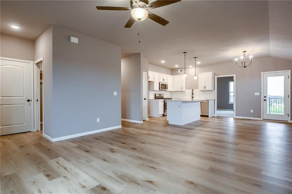 18490 W 205th Terrace — photo 10