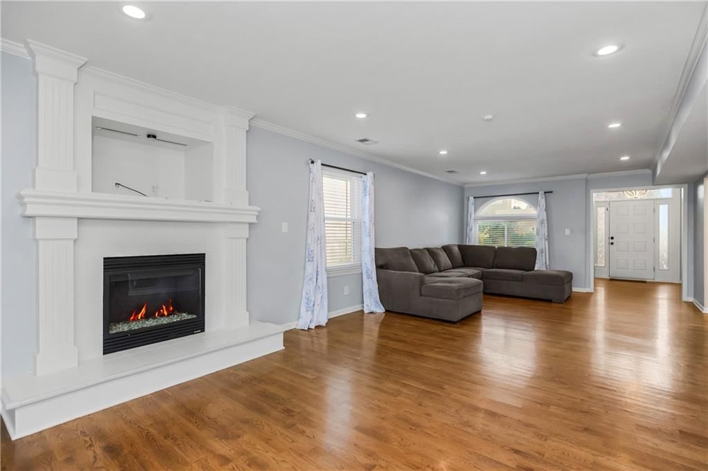 83 Beach Drive — photo 4