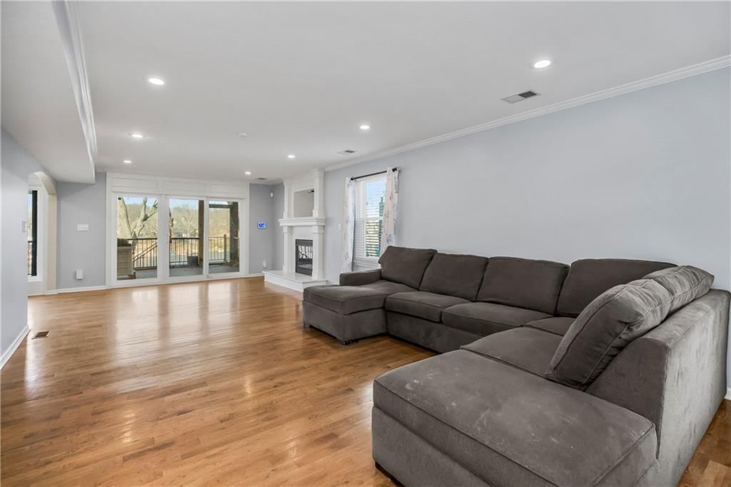 83 Beach Drive — photo 5