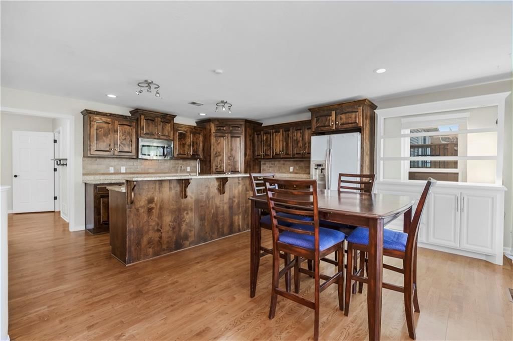 83 Beach Drive — photo 8