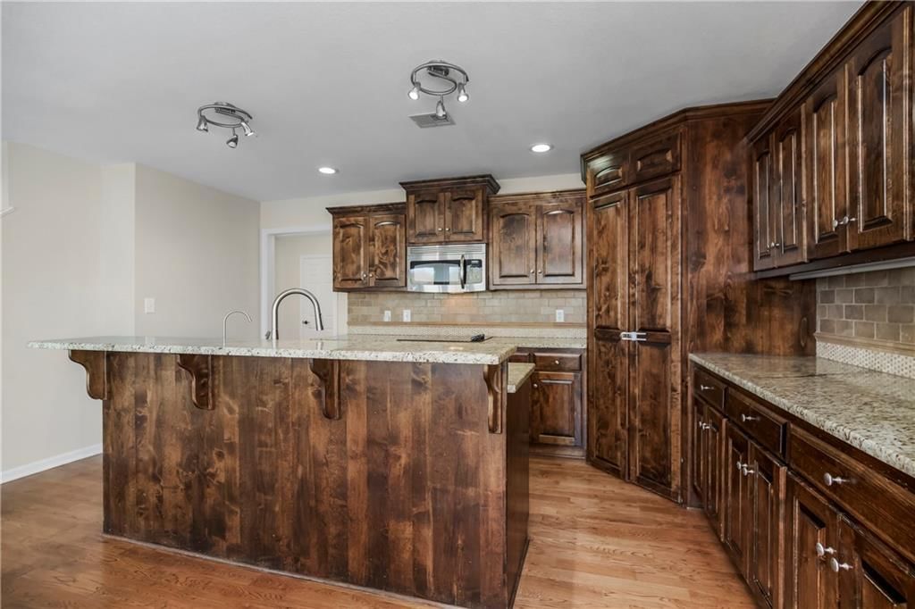 83 Beach Drive — photo 11