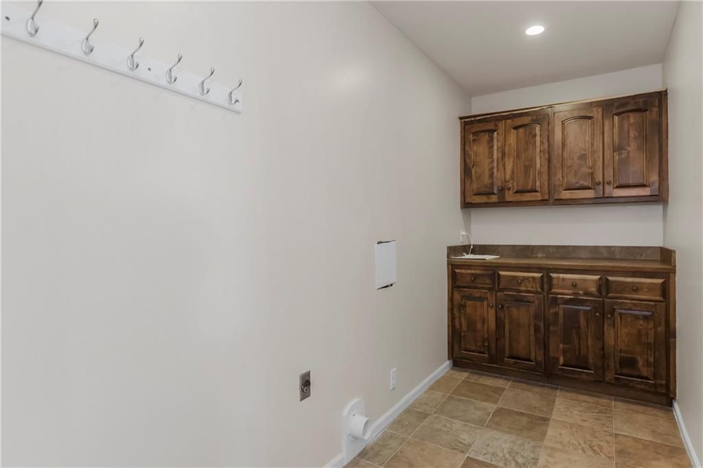 83 Beach Drive — photo 20