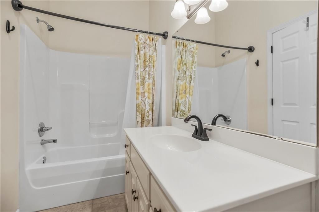 83 Beach Drive — photo 31