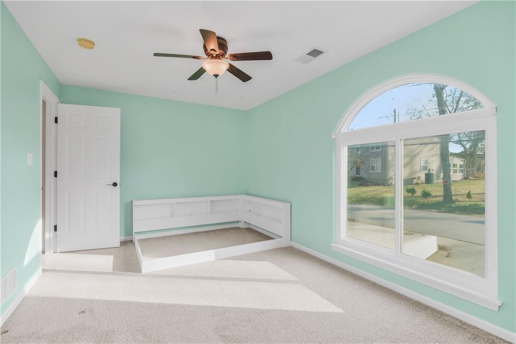 83 Beach Drive — photo 34