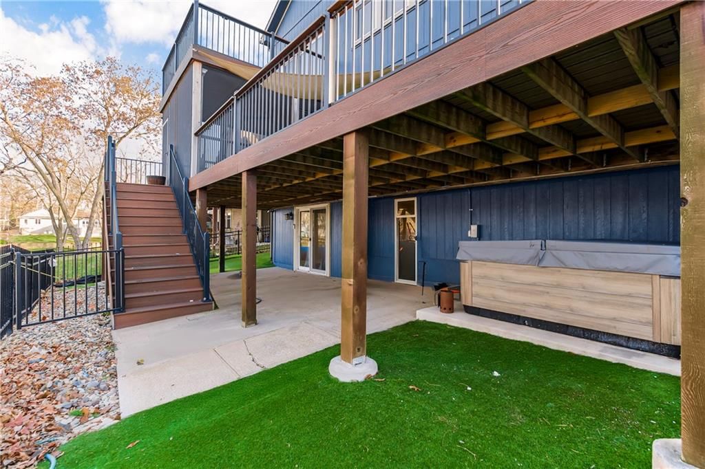 83 Beach Drive — photo 39