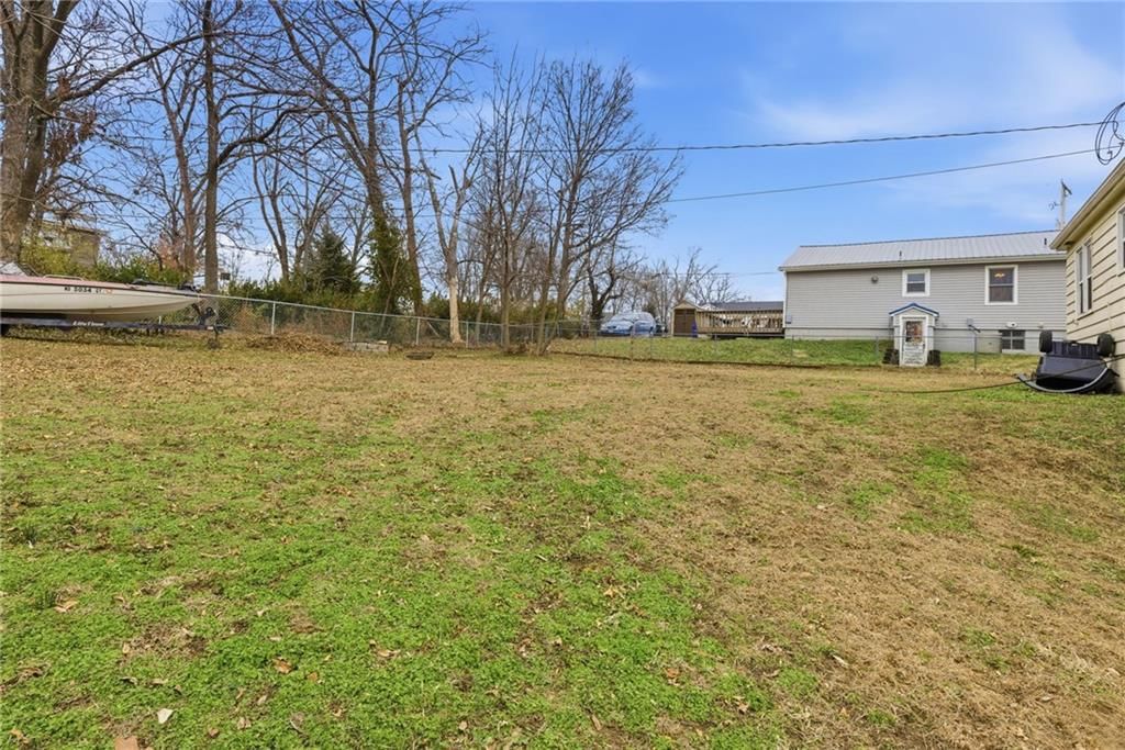 506 E Wimer Street — photo 17
