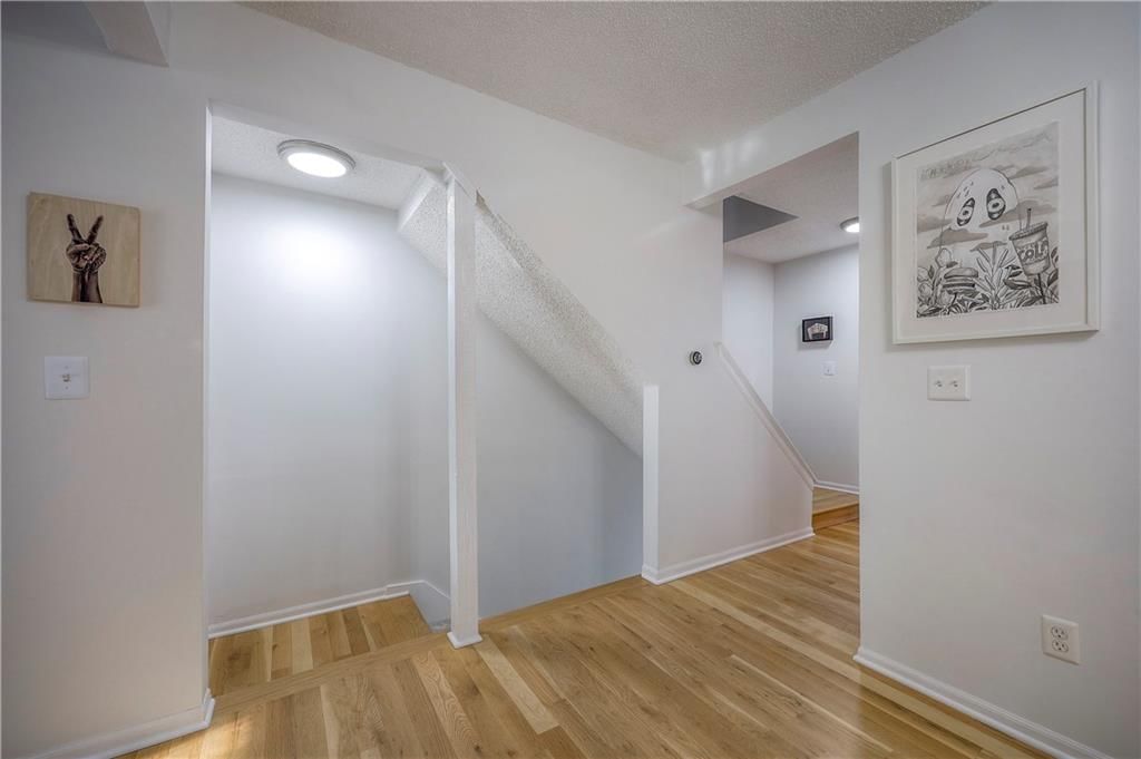 1913 Lawrence Court — photo 32