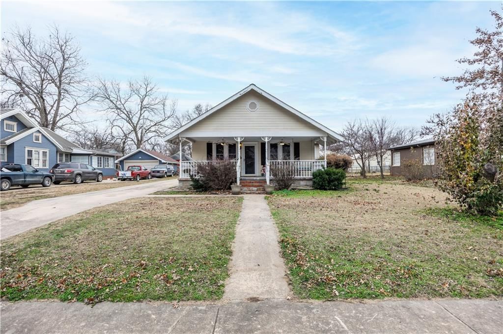 911 E Main Street, Cherryvale, KS