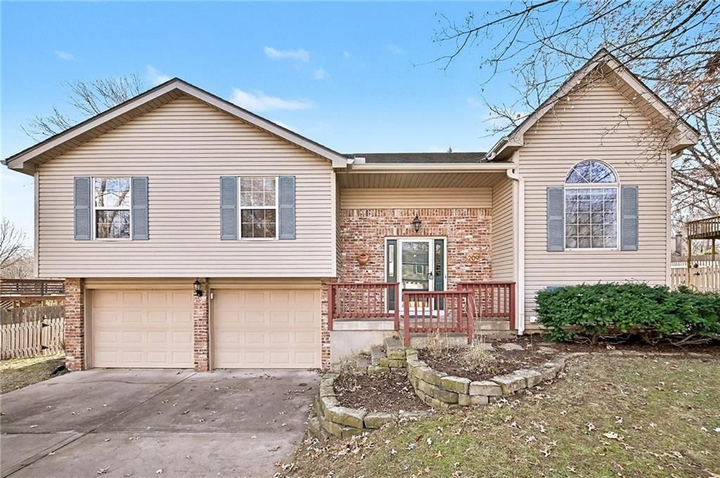 15209 W 91st Place, Lenexa, KS