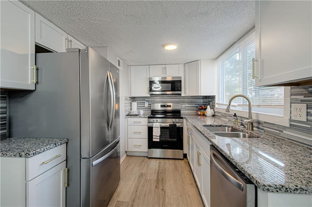 10912 McKinley Avenue — photo 11
