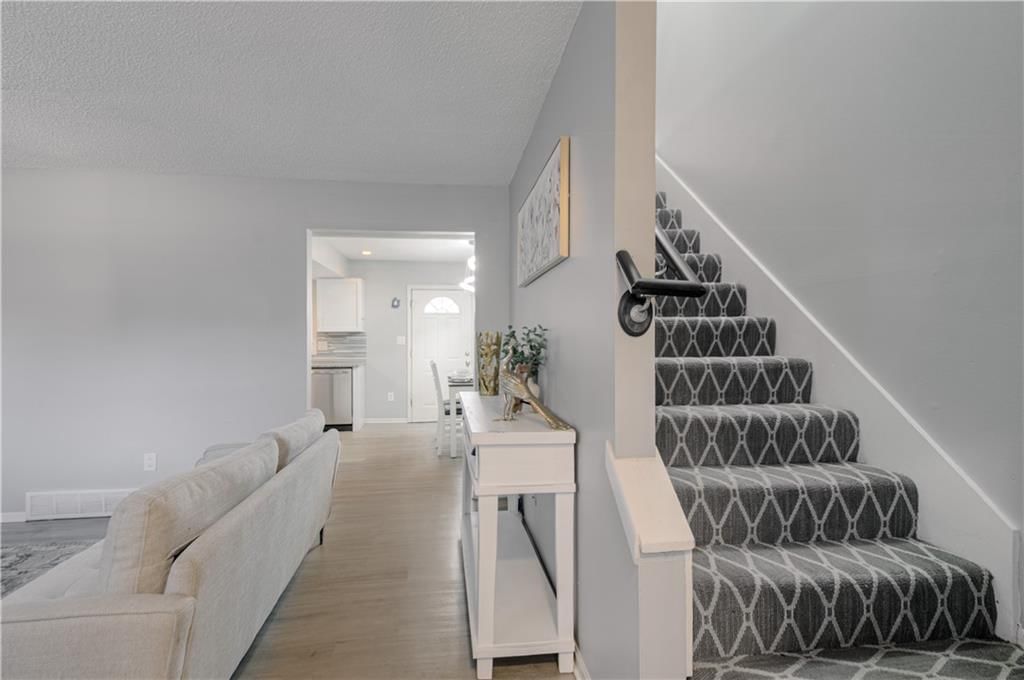 10912 McKinley Avenue — photo 16