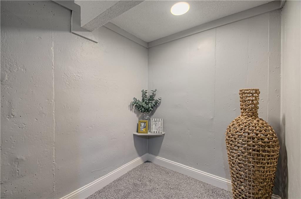10912 McKinley Avenue — photo 30