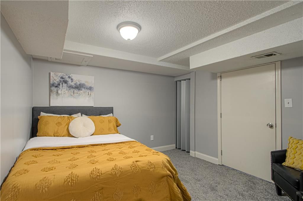 10912 McKinley Avenue — photo 35