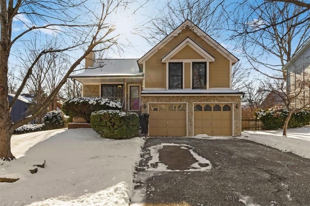 1019 E New London Drive — photo 3