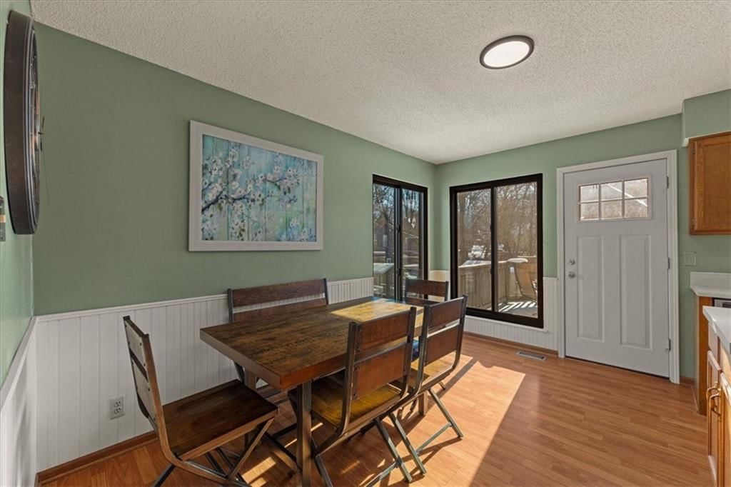 1019 E New London Drive — photo 11
