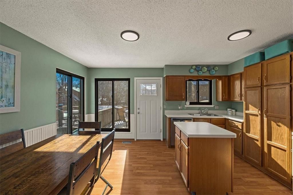 1019 E New London Drive — photo 17