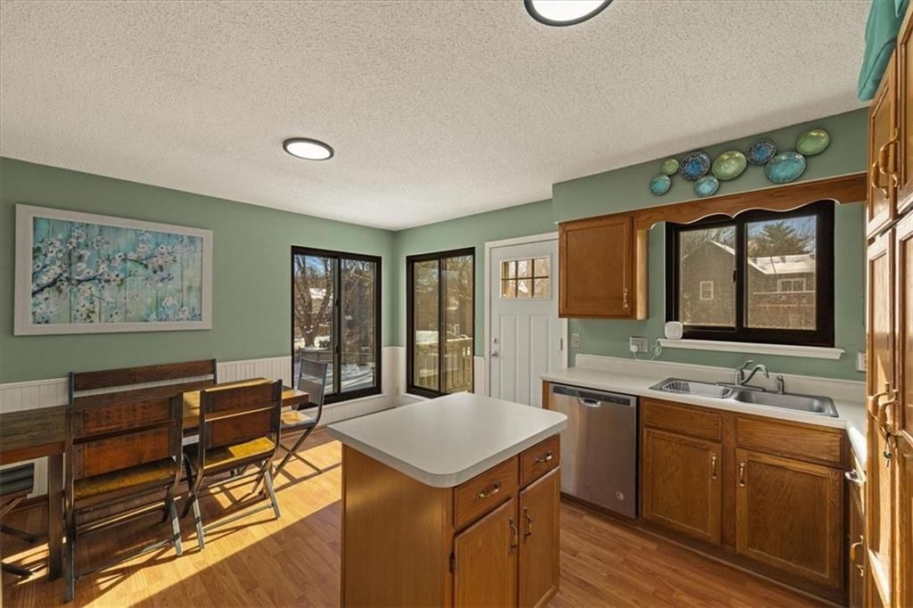 1019 E New London Drive — photo 19