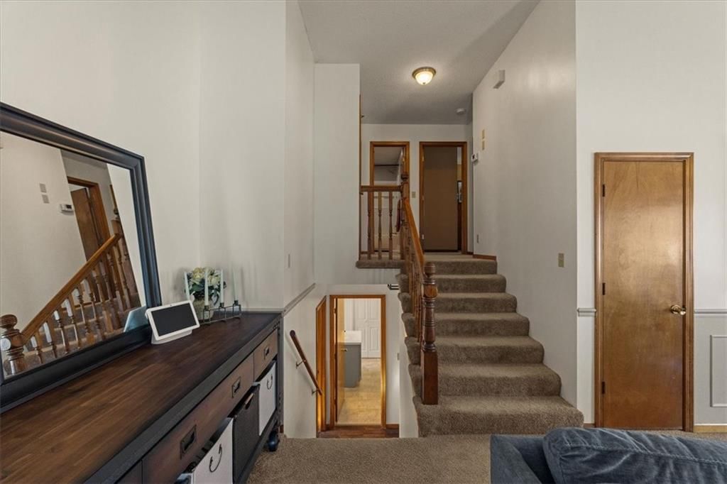 1019 E New London Drive — photo 21