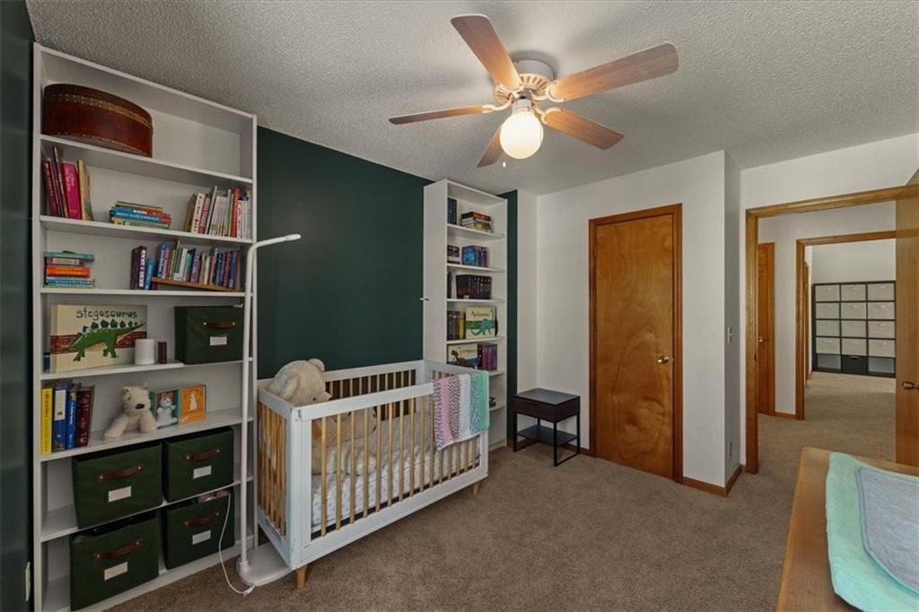 1019 E New London Drive — photo 26