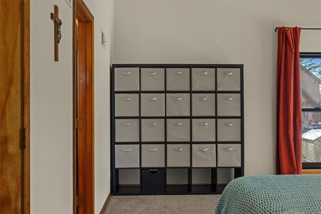 1019 E New London Drive — photo 31