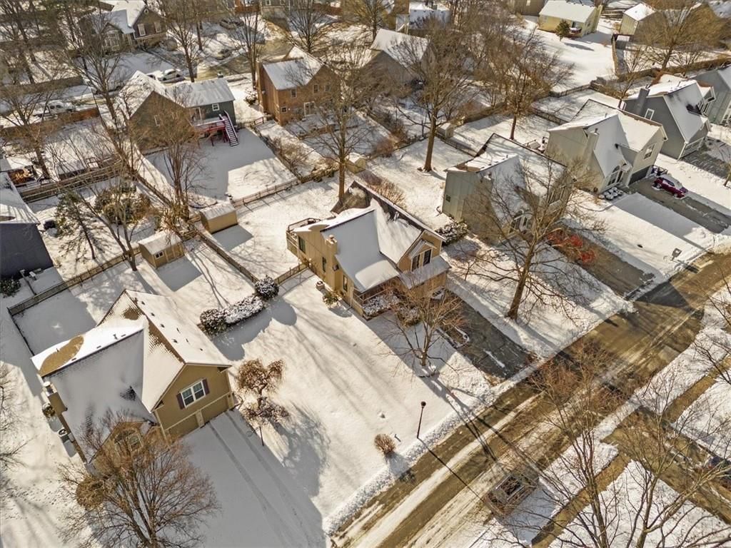 1019 E New London Drive — photo 44