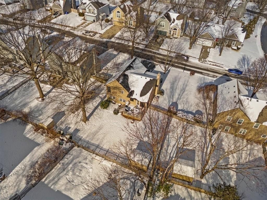 1019 E New London Drive — photo 46