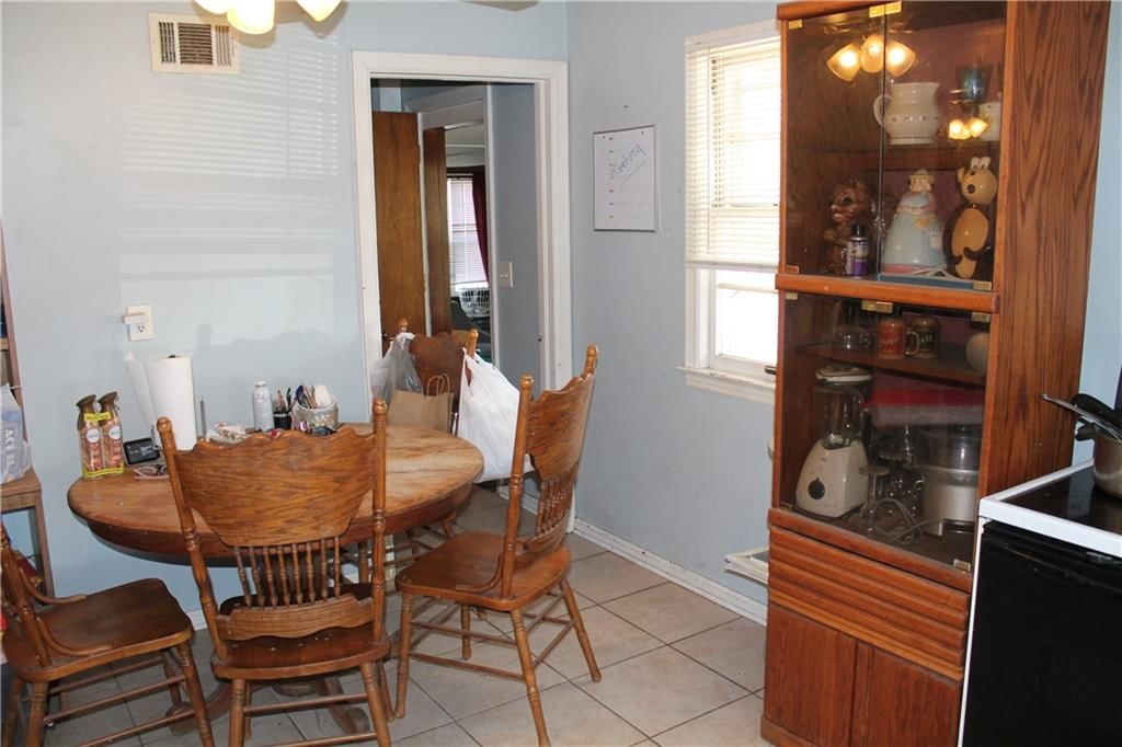 305 SW 8th Street — photo 7